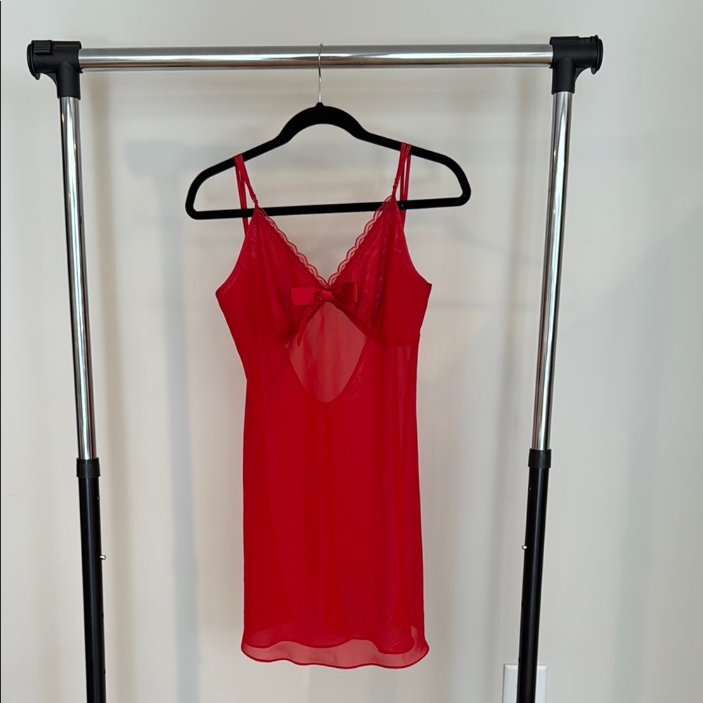 VINTAGE VICTORIA’S SECRET CHEMISE